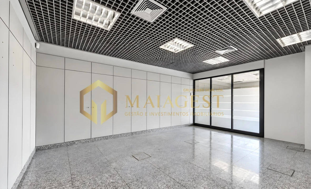 Loja para Arrendamento em Cidade da Maia Foto 1