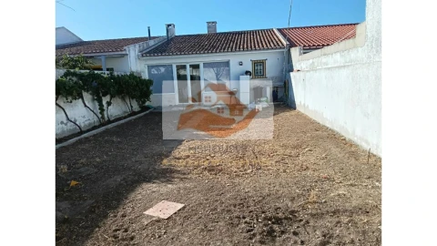 Moradia T2 para Venda em São João de Negrilhos