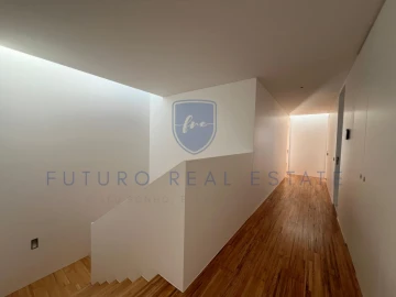 Moradia T4 para Venda em São Martinho