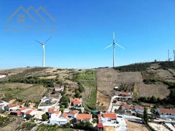 Moradia T3 para Venda em Santa Maria, São Pedro e Matacães