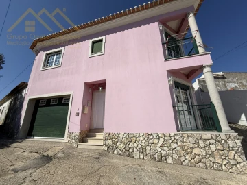 Moradia T3 para Venda em Santa Maria, São Pedro e Matacães