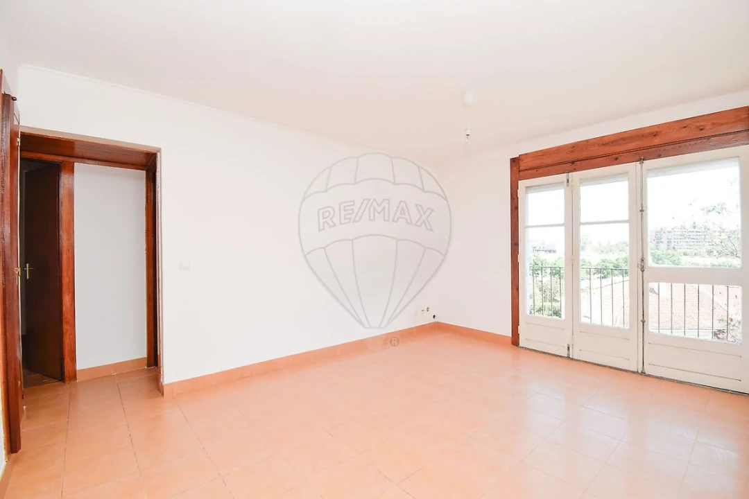 Apartamento T2 para Arrendamento em Olivais Foto 10