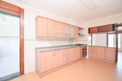 Apartamento T2 para Arrendamento em Olivais