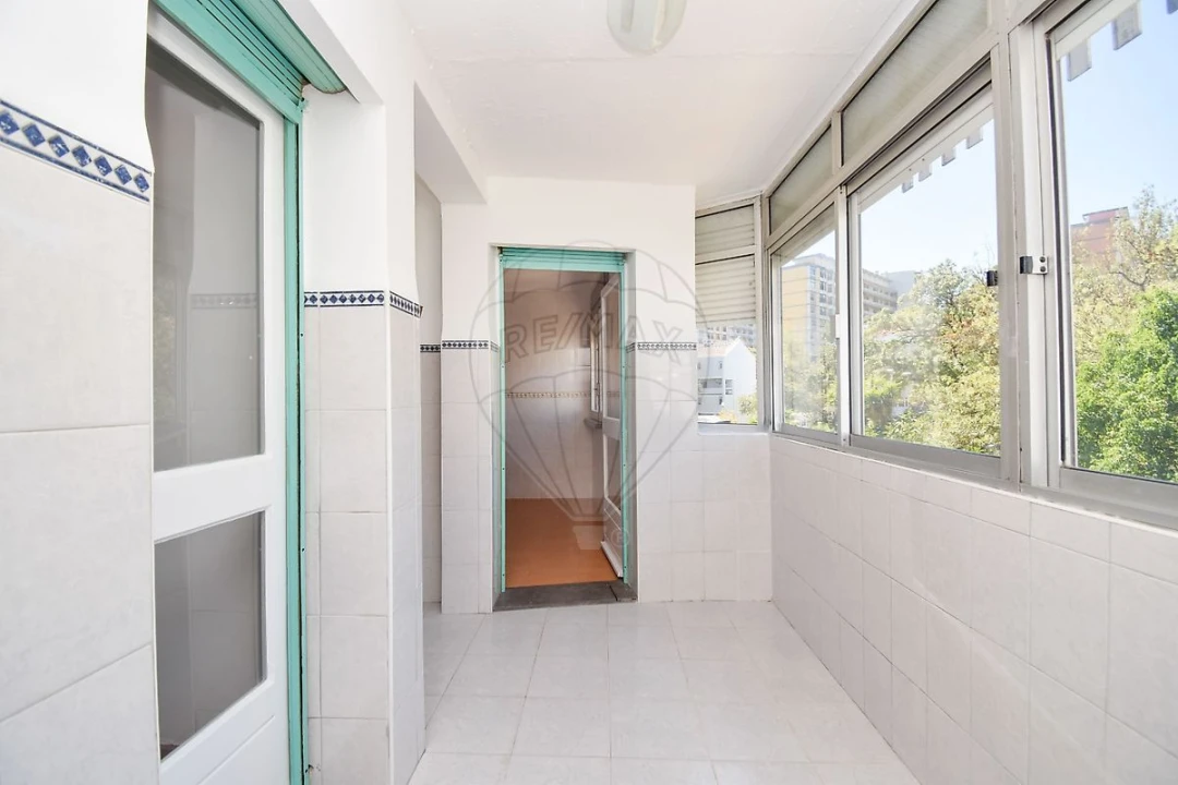 Apartamento T2 para Arrendamento em Olivais Foto 7