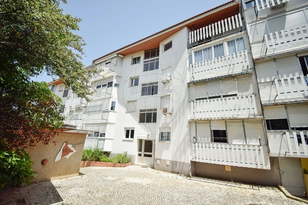 Apartamento T2 para Arrendamento em Olivais Foto 1