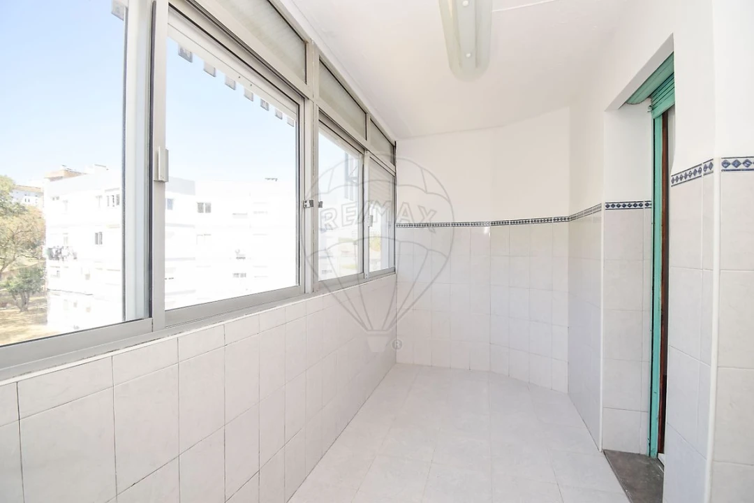 Apartamento T2 para Arrendamento em Olivais Foto 8
