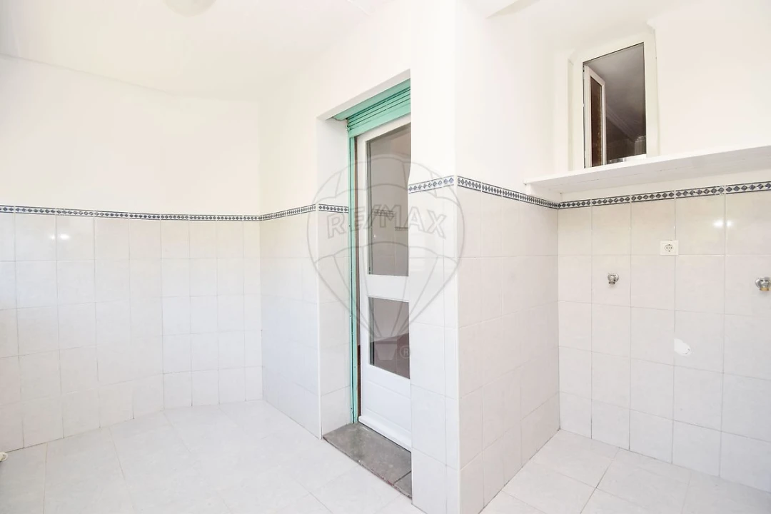 Apartamento T2 para Arrendamento em Olivais Foto 4