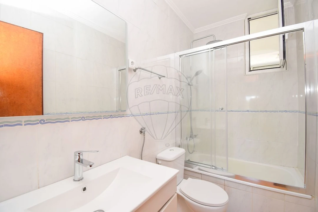 Apartamento T2 para Arrendamento em Olivais Foto 5