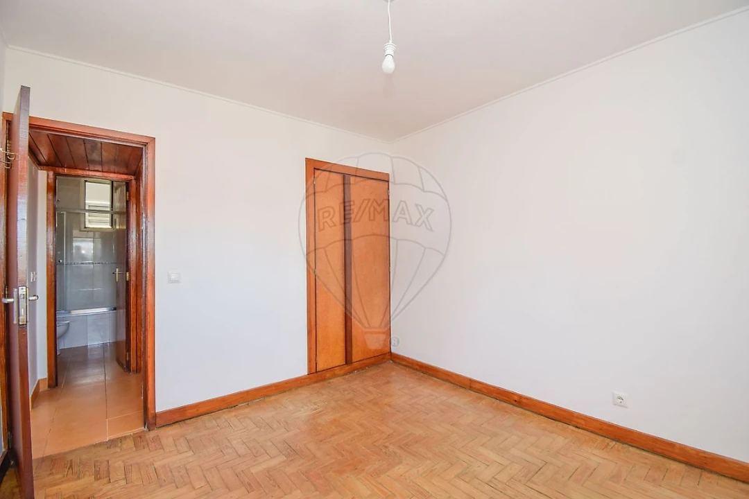 Apartamento T2 para Arrendamento em Olivais Foto 17