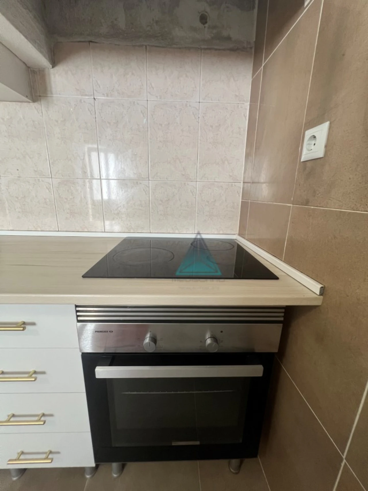 Moradia T1 para Arrendamento em Laranjeiro e Feijó Foto 6