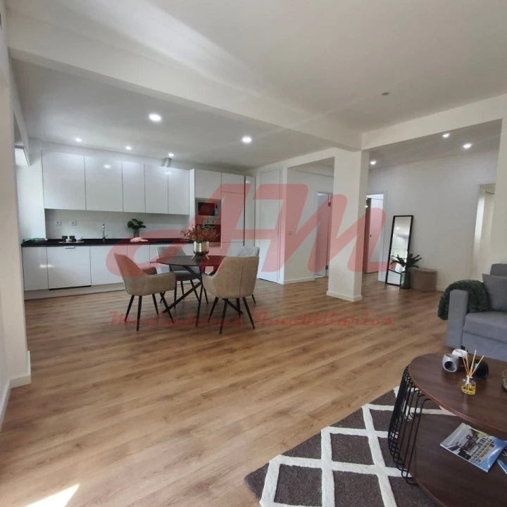 Apartamento T3 para Venda em Benfica Foto 10