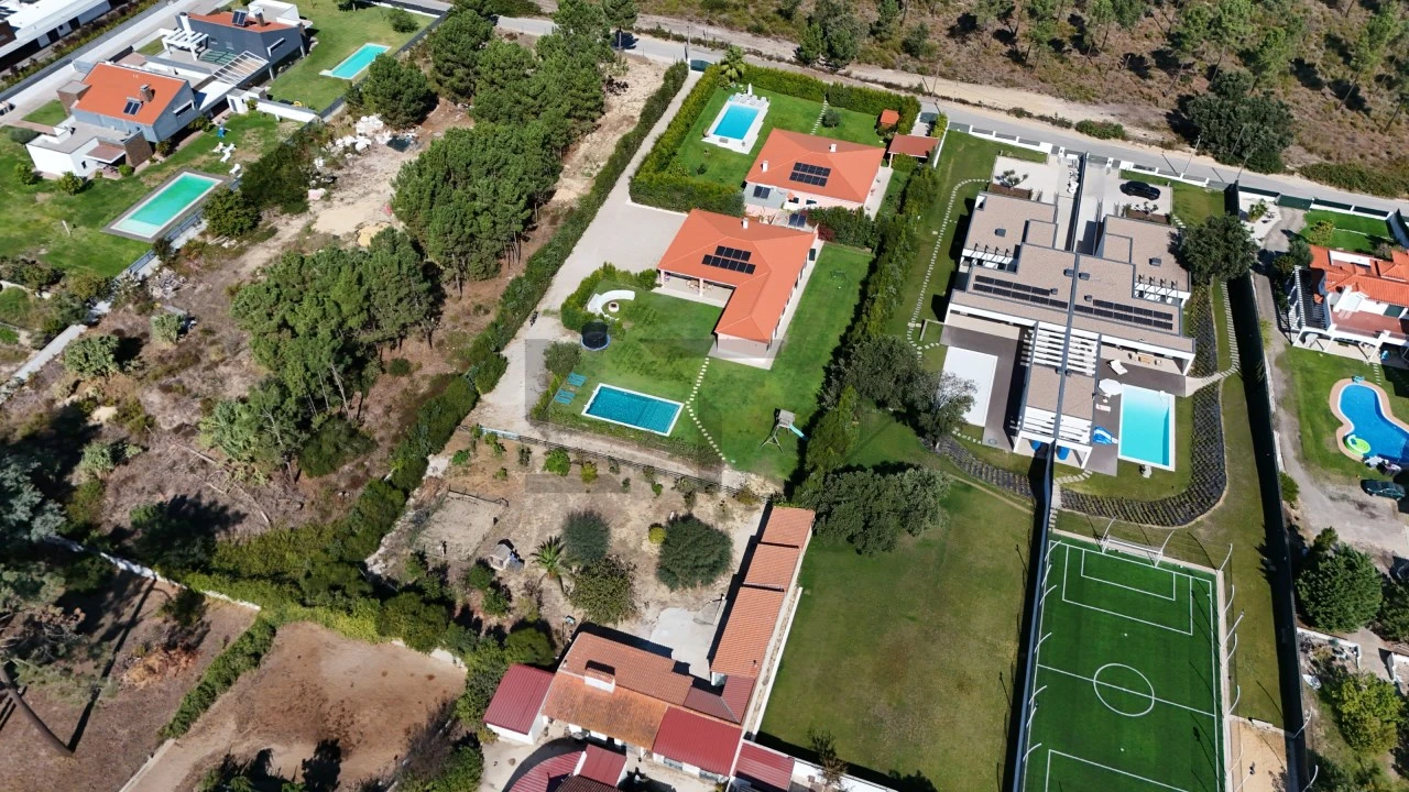 Moradia T4 para Venda em Corroios Foto 1