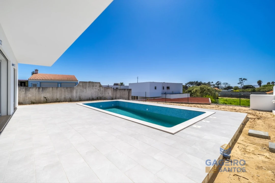 Moradia T4 para Venda em São Martinho do Porto Foto 50
