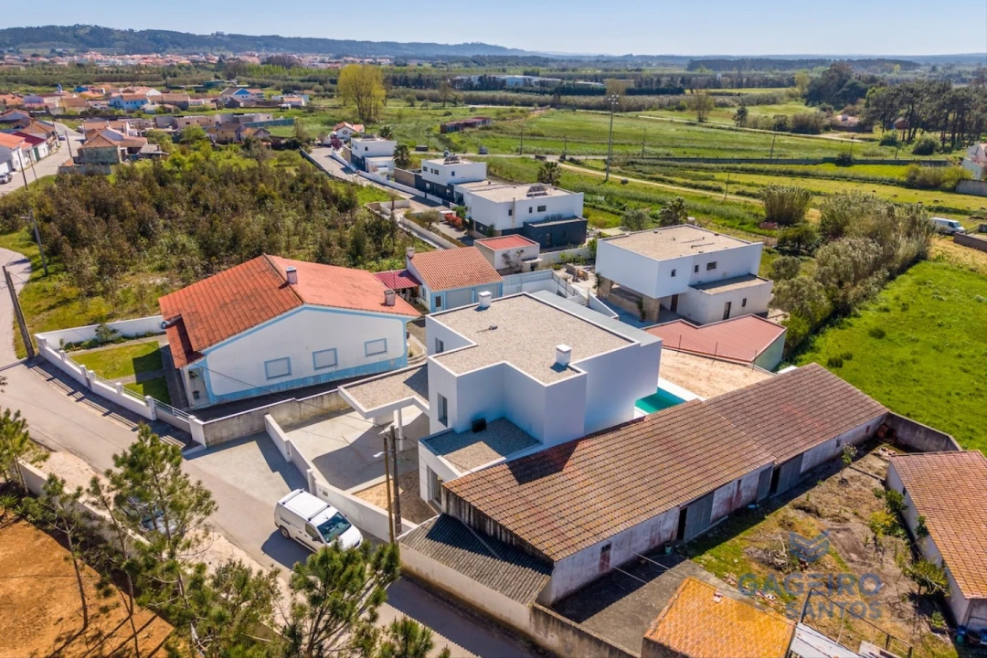 Moradia T4 para Venda em São Martinho do Porto Foto 59