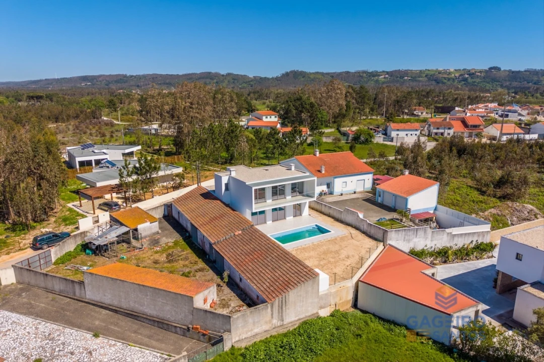 Moradia T4 para Venda em São Martinho do Porto Foto 60