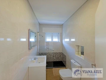 Quarto para Arrendamento em Areosa
