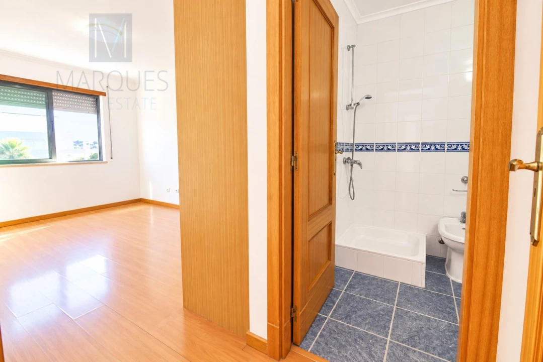 Apartamento T3 para Venda em Quinta do Anjo Foto 17