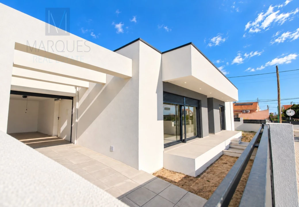 Moradia T3 para Venda em Fernao Ferro Foto 1