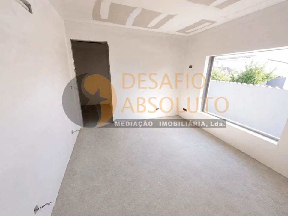 Moradia T4 para Venda em Seixal, Arrentela e Aldeia de Paio Pires Foto 12
