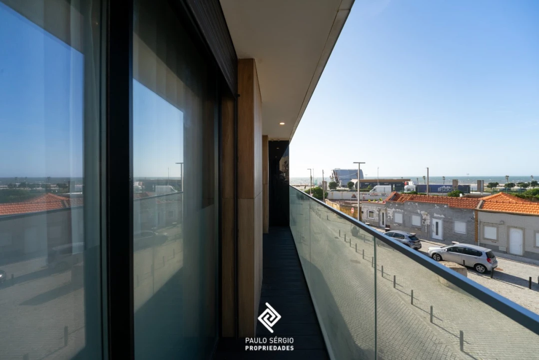 Apartamento T2 para Arrendamento em Espinho Foto 2
