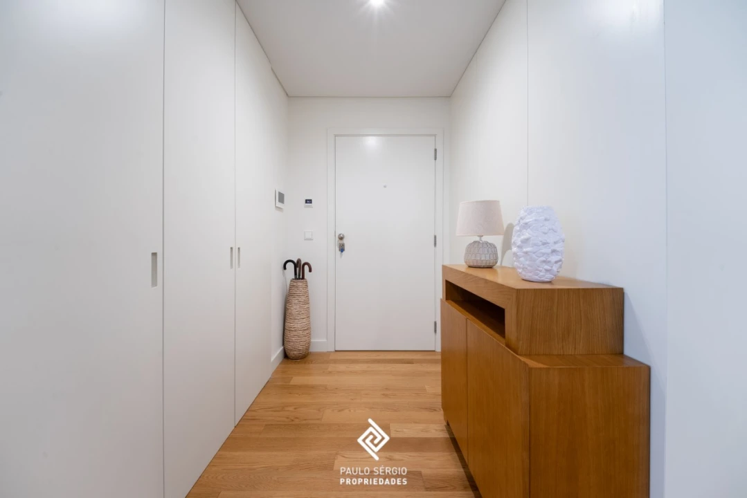 Apartamento T2 para Arrendamento em Espinho Foto 3