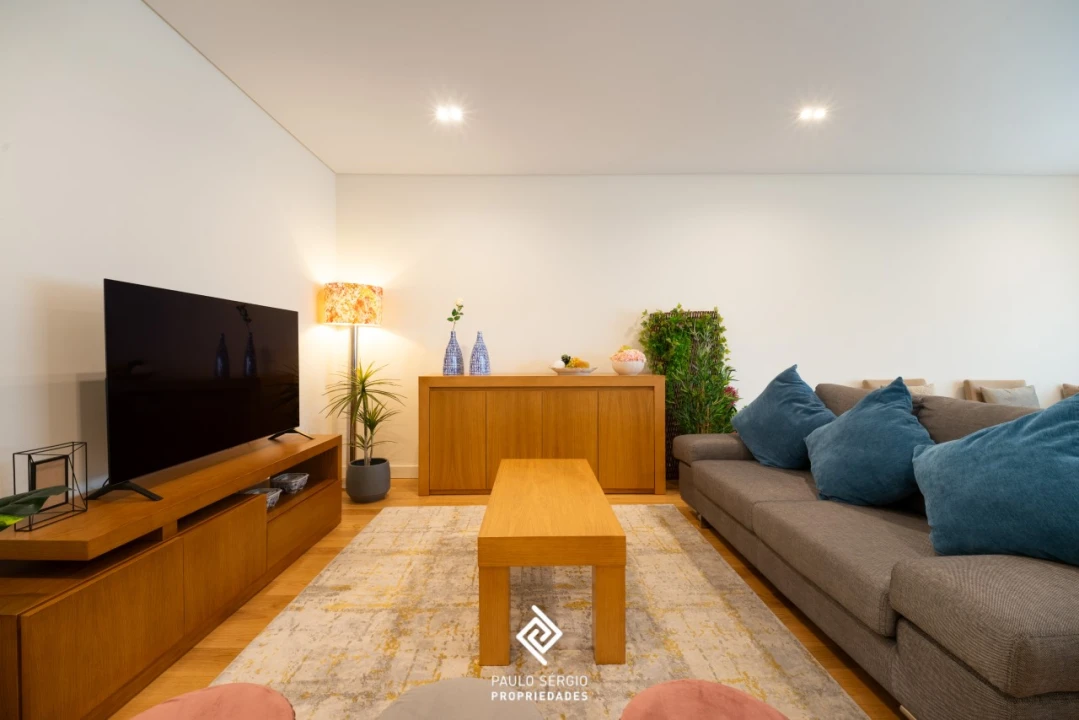 Apartamento T2 para Arrendamento em Espinho Foto 4