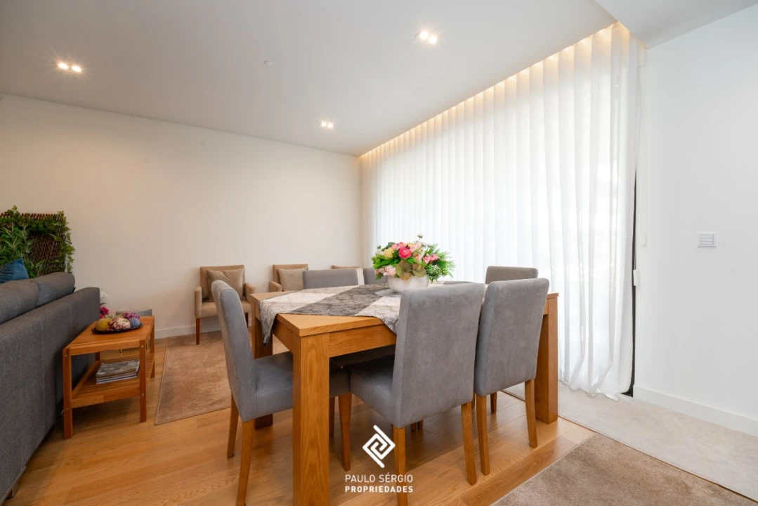 Apartamento T2 para Arrendamento em Espinho Foto 5