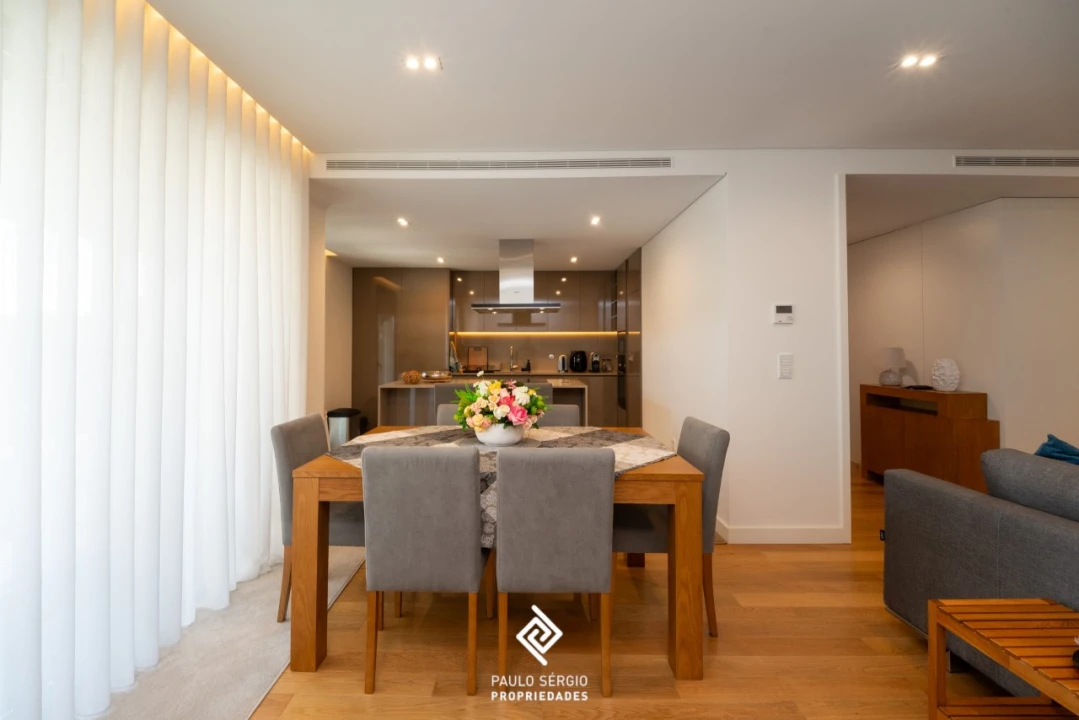 Apartamento T2 para Arrendamento em Espinho Foto 6