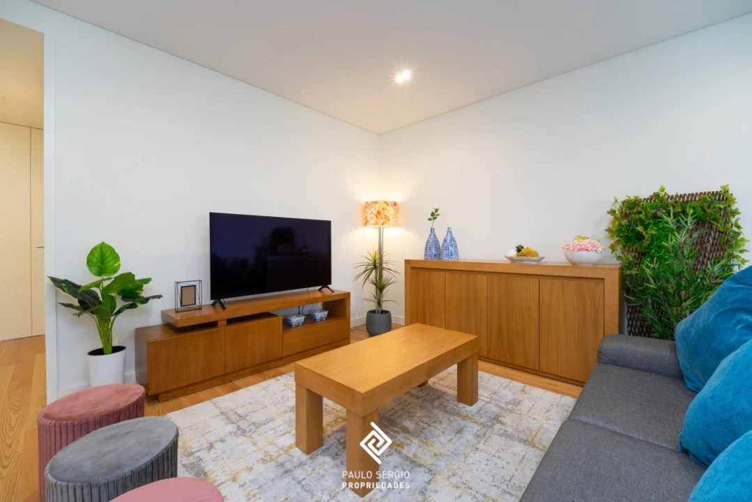 Apartamento T2 para Arrendamento em Espinho Foto 7