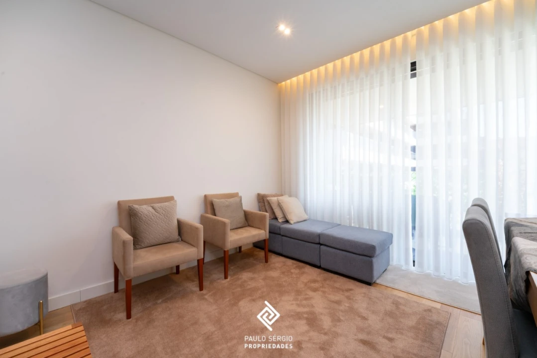 Apartamento T2 para Arrendamento em Espinho Foto 9