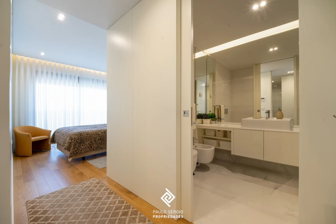 Apartamento T2 para Arrendamento em Espinho Foto 10