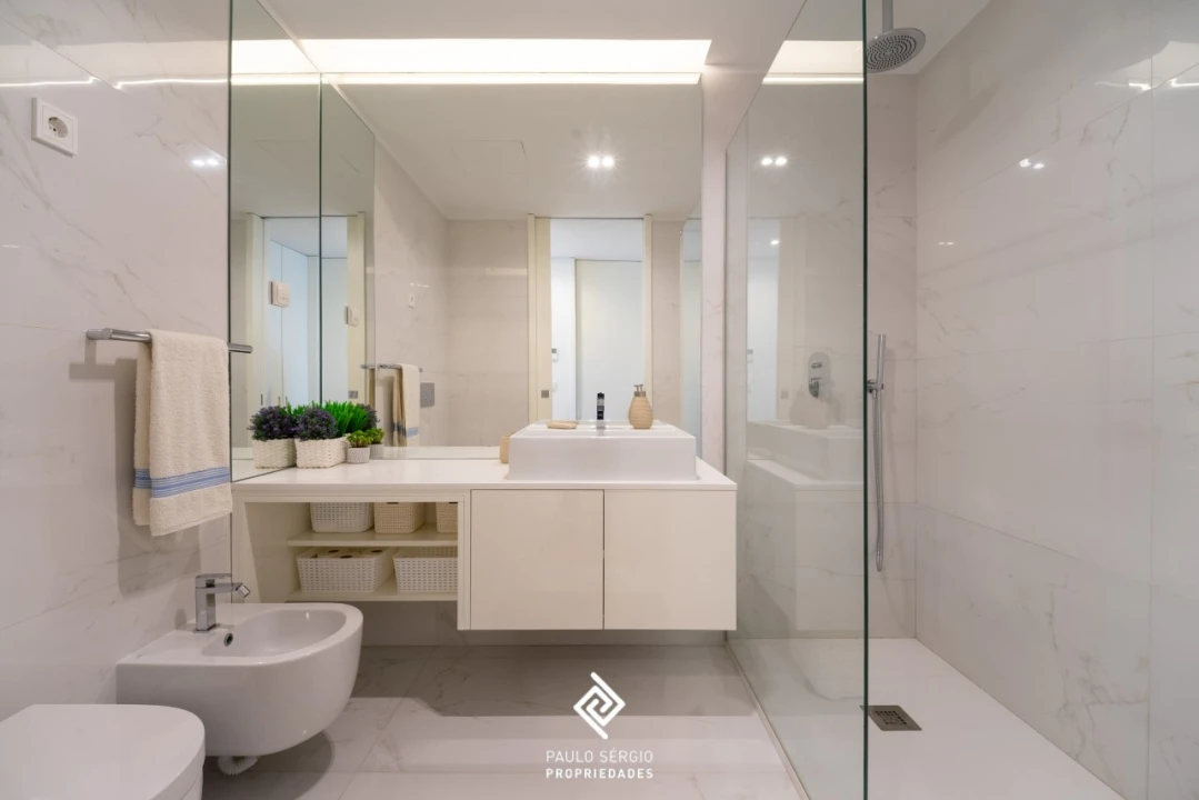 Apartamento T2 para Arrendamento em Espinho Foto 12