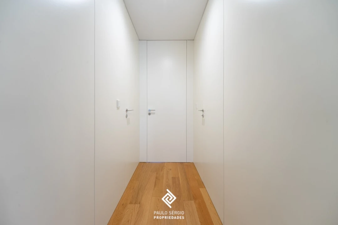 Apartamento T2 para Arrendamento em Espinho Foto 16