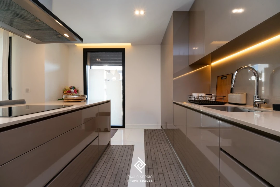 Apartamento T2 para Arrendamento em Espinho Foto 17