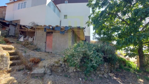 Moradia para Venda em Oliveira do Hospital e São Paio de Gramaços