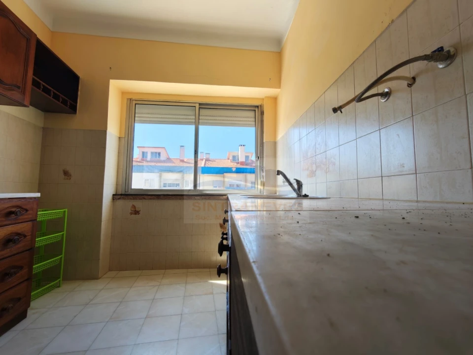 Apartamento T2 para Venda em Venteira Foto 4
