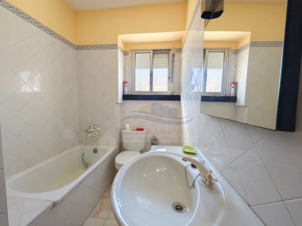 Apartamento T2 para Venda em Venteira Foto 5