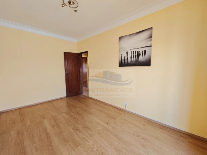 Apartamento T2 para Venda em Venteira Foto 11