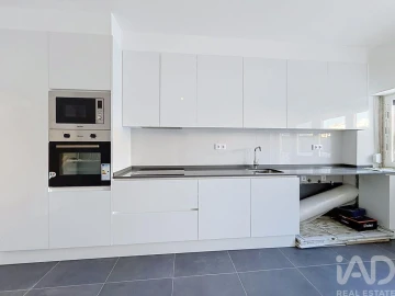 Apartamento T2 para Venda em Massamá e Monte Abraão