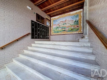 Apartamento T2 para Venda em Massamá e Monte Abraão