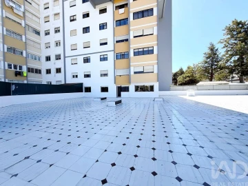 Apartamento T2 para Venda em Massamá e Monte Abraão