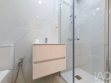Apartamento T2 para Venda em Massamá e Monte Abraão