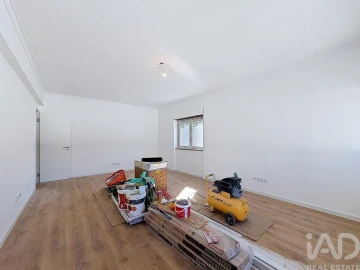 Apartamento T2 para Venda em Massamá e Monte Abraão