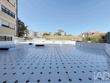 Apartamento T2 para Venda em Massamá e Monte Abraão