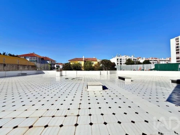Apartamento T2 para Venda em Massamá e Monte Abraão