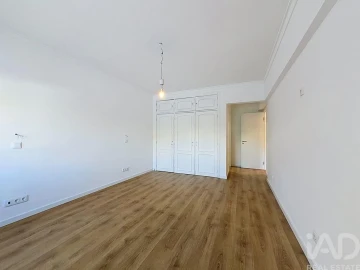 Apartamento T2 para Venda em Massamá e Monte Abraão