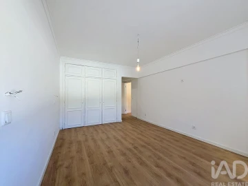Apartamento T2 para Venda em Massamá e Monte Abraão