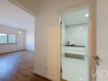 Apartamento T2 para Venda em Massamá e Monte Abraão