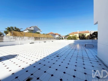 Apartamento T2 para Venda em Massamá e Monte Abraão