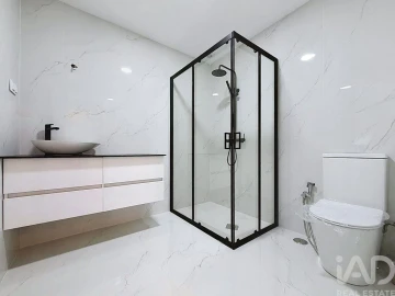 Apartamento T2 para Venda em Massamá e Monte Abraão